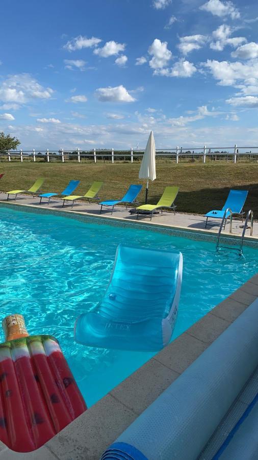 Kourline Villalunoterie Futuroscope Piscine Spa Oyre Exteriör bild