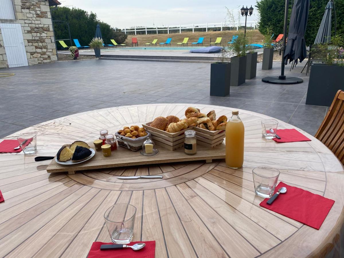 Kourline Villalunoterie Futuroscope Piscine Spa Oyre Exteriör bild